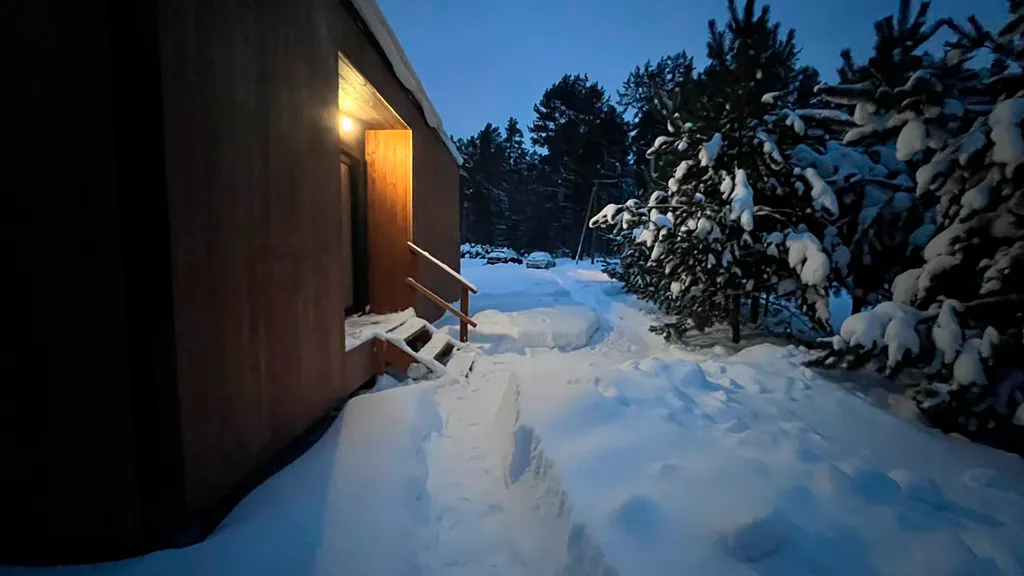 Уютный дом рядом с озером