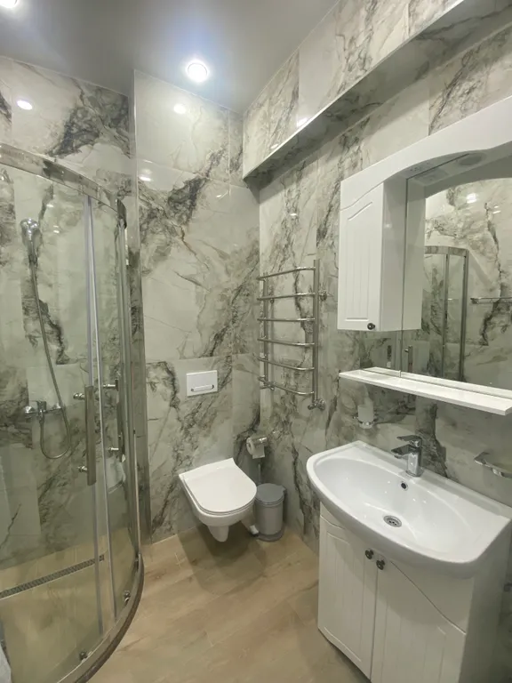 Двухкомнатная квартира с балконом в центре города