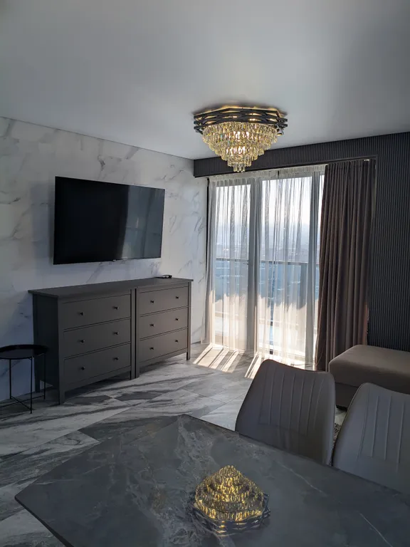 Квартира с отдельной спальней с лучшим видом на море и стадион