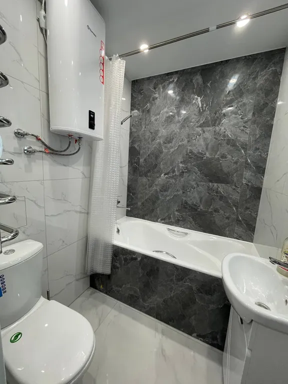 Центр, квартира на Суханова, 2 комнатная, 2 этаж