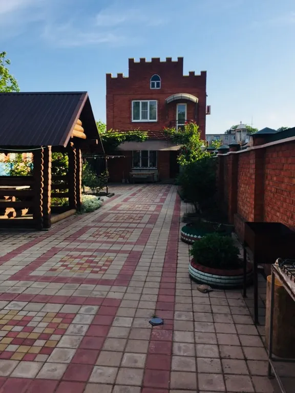 Комната с балконом в частном доме у моря