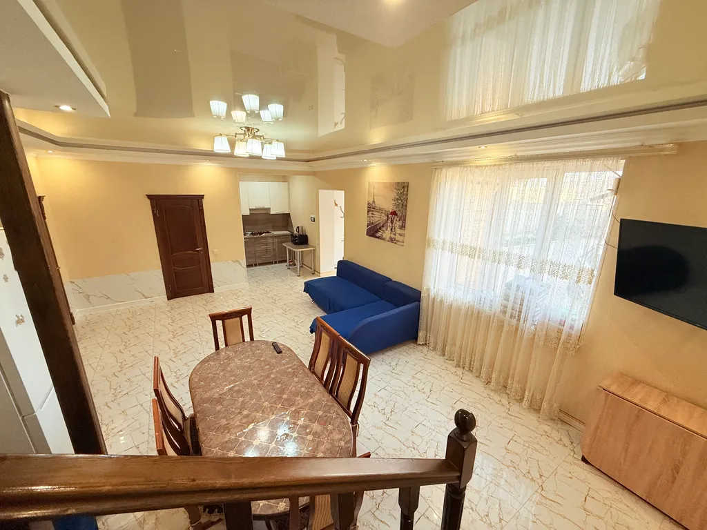 Уютный гостевой коттедж в курортной зоне города