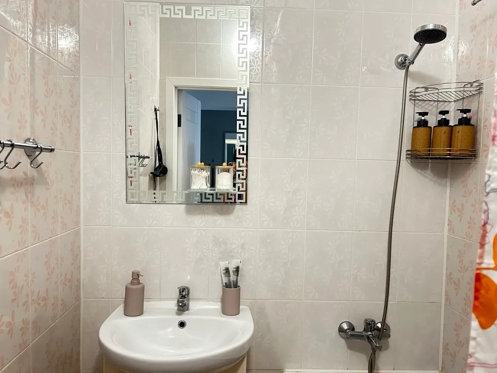 Евро двушка возле леса