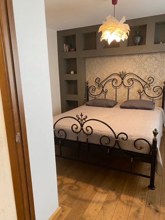 Уютная квартира с дизайнерским ремонтом в хорошем районе города