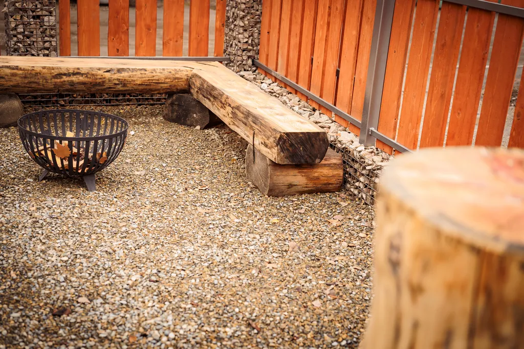 Гостевой дом и кедровая баня на Алтайской