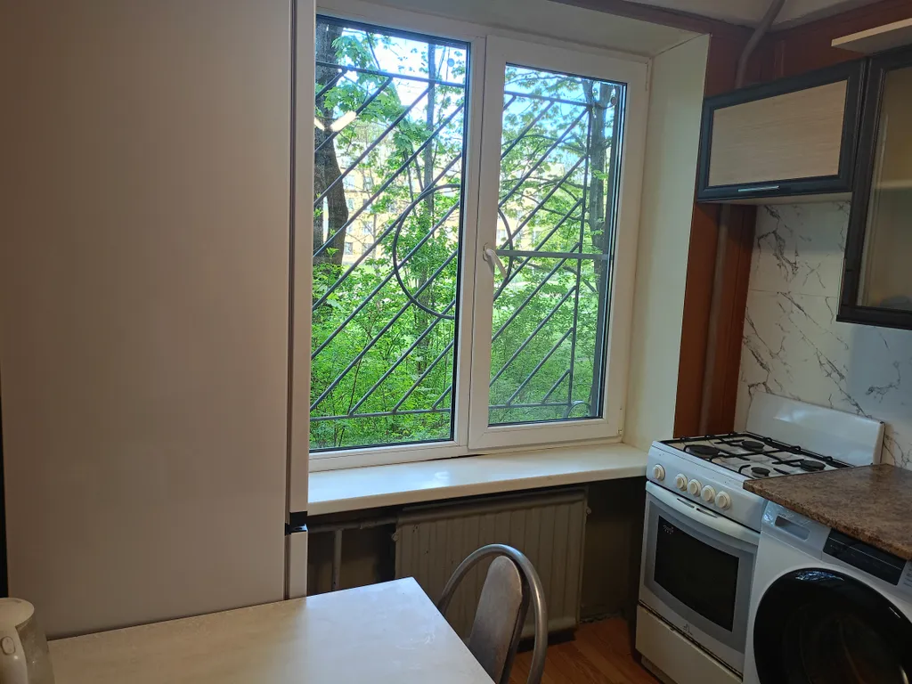 Квартира 3-комнатная Квартира — Колпино