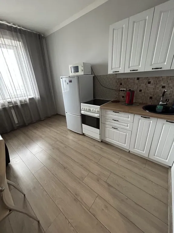 Уютная просторная квартира в центре, рядом ЖД вокзал, остановка Элеватор