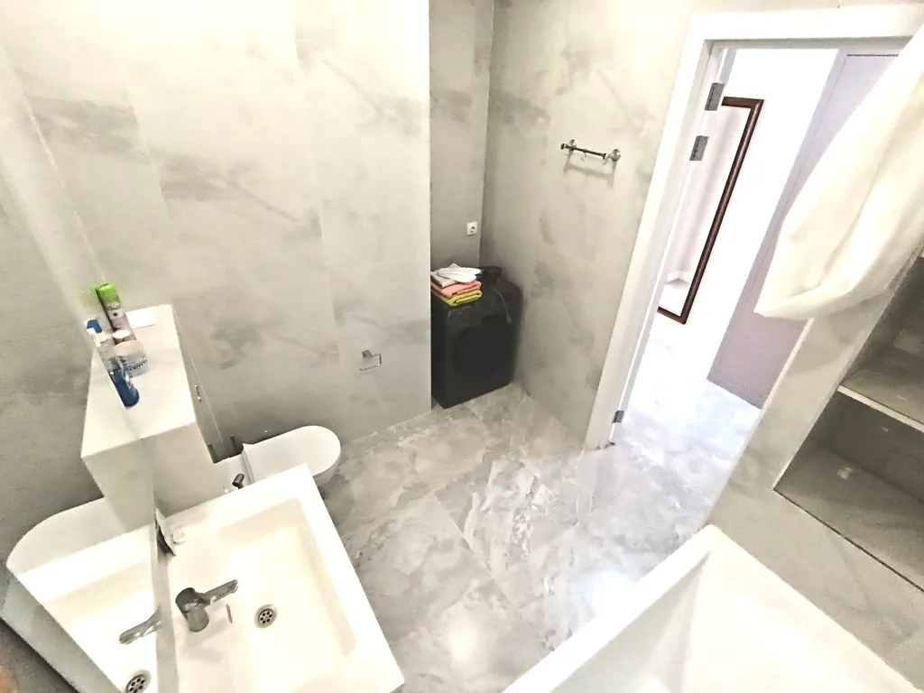 Солнечная квартира в самом центре столицы