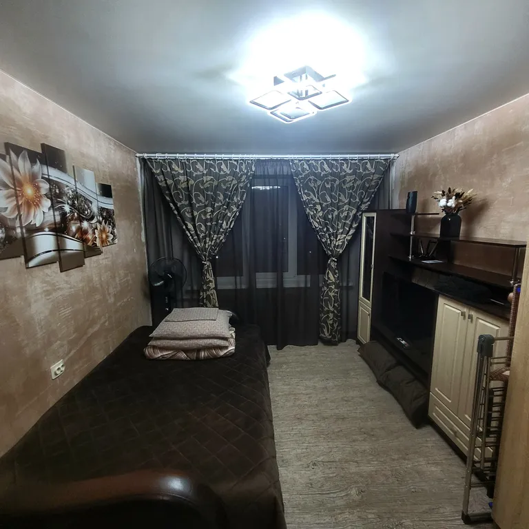 Бюджетная уютная комната-студия в центре с панорамным видом