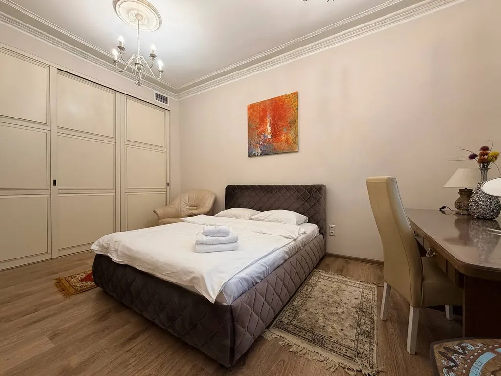 Квартира 4-комнатные апартаменты в центре города с видом на проспект — Минск