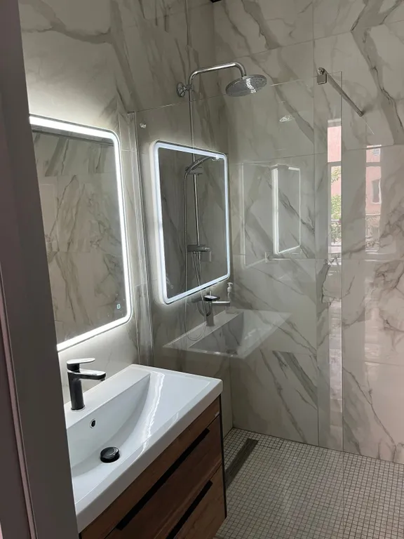 Апартамент-студия с кухней и балконом у моря