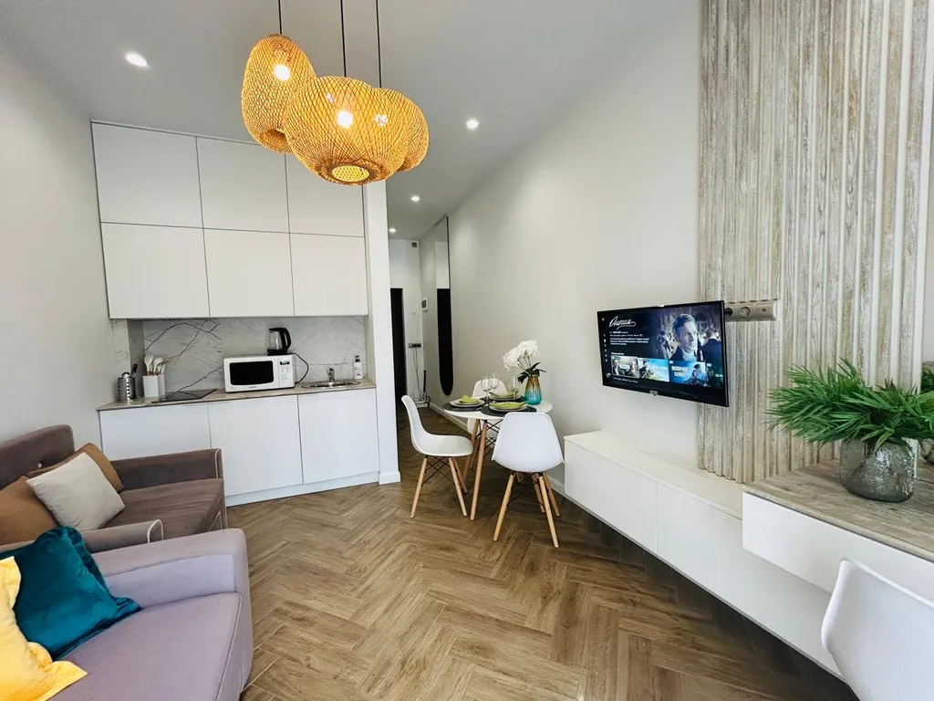 Квартира ЖК Арт Лайт Сити апартаменты у моря с балконом — Сириус