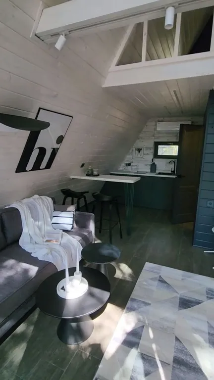 Уютный треугольный дом в 25 км от Минска с горячей купелью в лесу