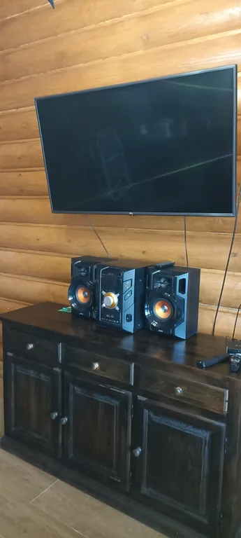 Уютный двухэтажный дом на берегу озера Селигер