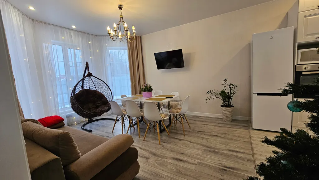 Уютный дом с панорамными окнами