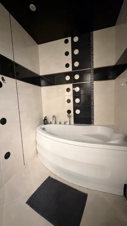 Уютная трёхкомнатная квартира, 10 минут от центра