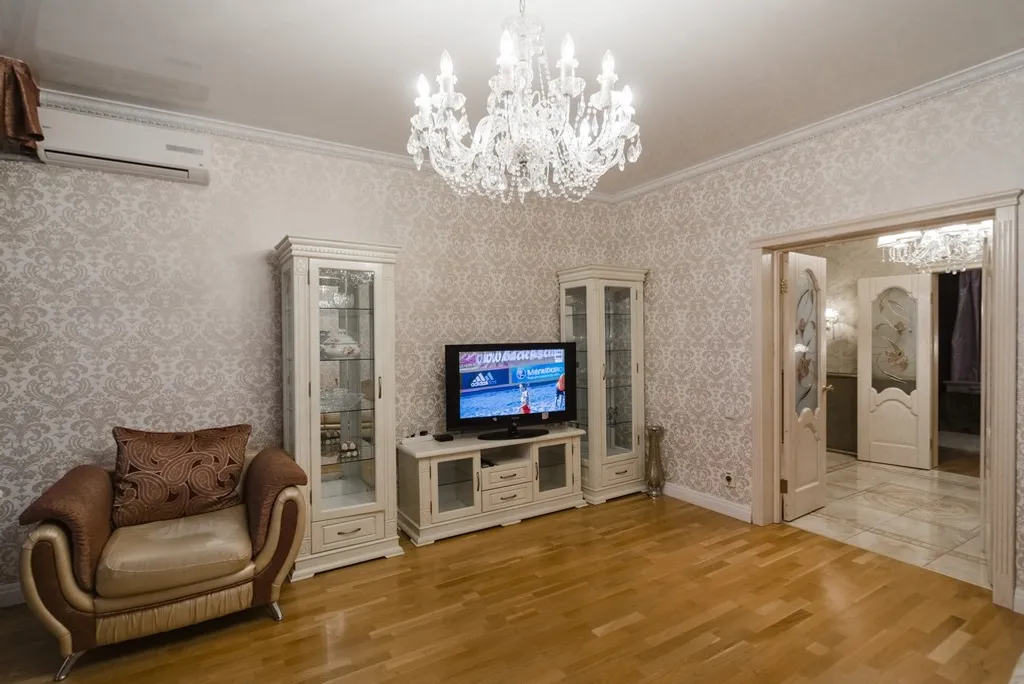 4-комнатная квартира в центре рядом с ОГУ, ТЦ Восход