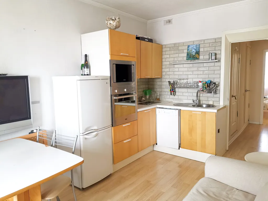 Трехкомнатная квартира в центре с видом на горы