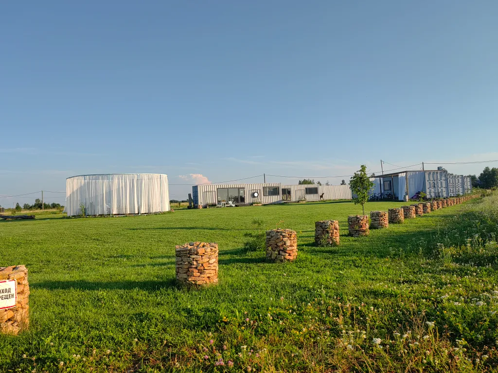 База отдыха с панорамными видами на озеро Ильмень