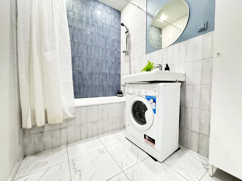 Рядом с площадью Победы