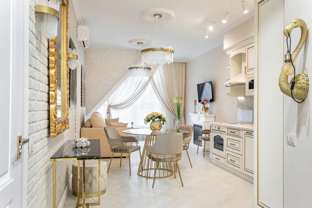 Золотая бухта с видом на реку