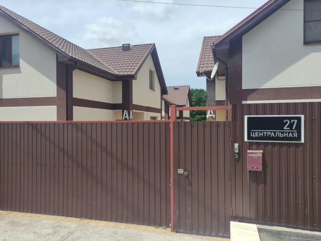 Коттедж Дом для отдыха б — Виноградное