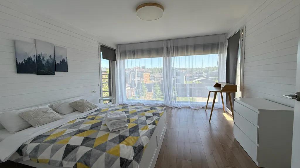 Коттедж Большой семейный дом с панорамными окнами у леса и озера — Семеновское