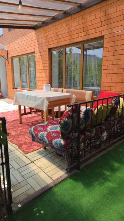 Живописный двухэтажный дом за выгодную цену