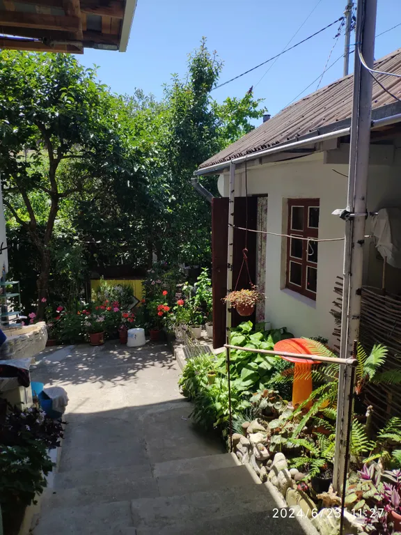 Домик в Лоо