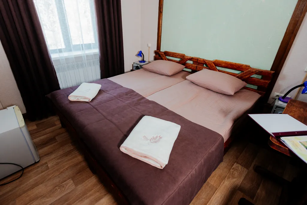 Квартира Двухкомнатный семейный номер — аренда посуточно в Бийск