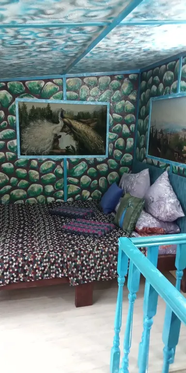 Уютный дом в тихом месте в лесу