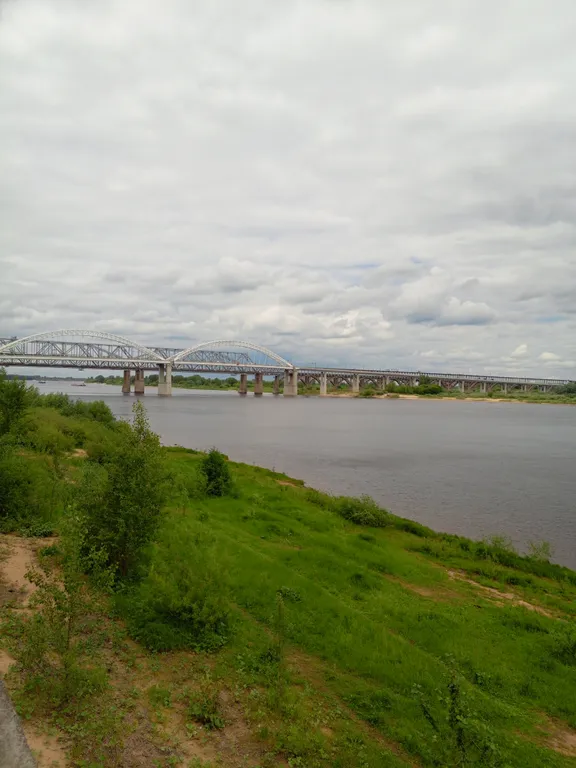 "7 дверей"  85 м. кв. трехкомнатная квартира с видом на Волгу