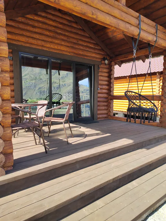 Уютный домик с видом на горы