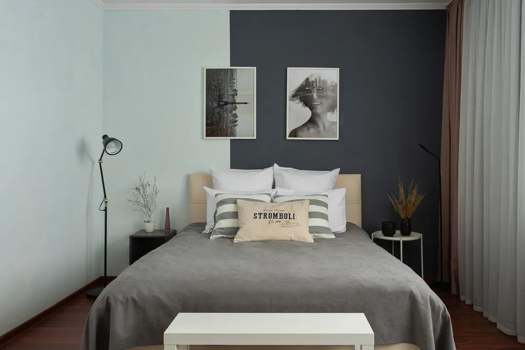 Таун-хаус в современном районе частной застройки