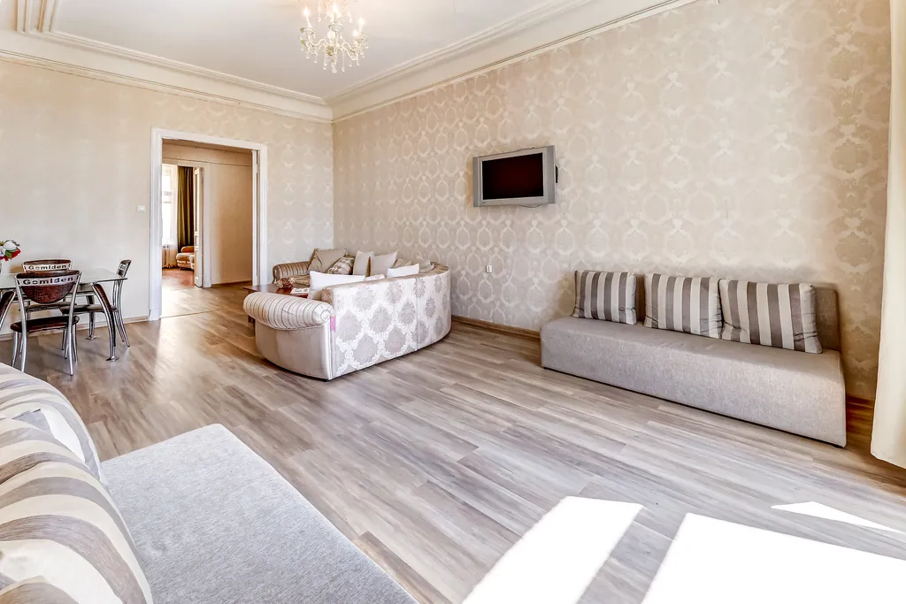 Hermitage View BR Apartment