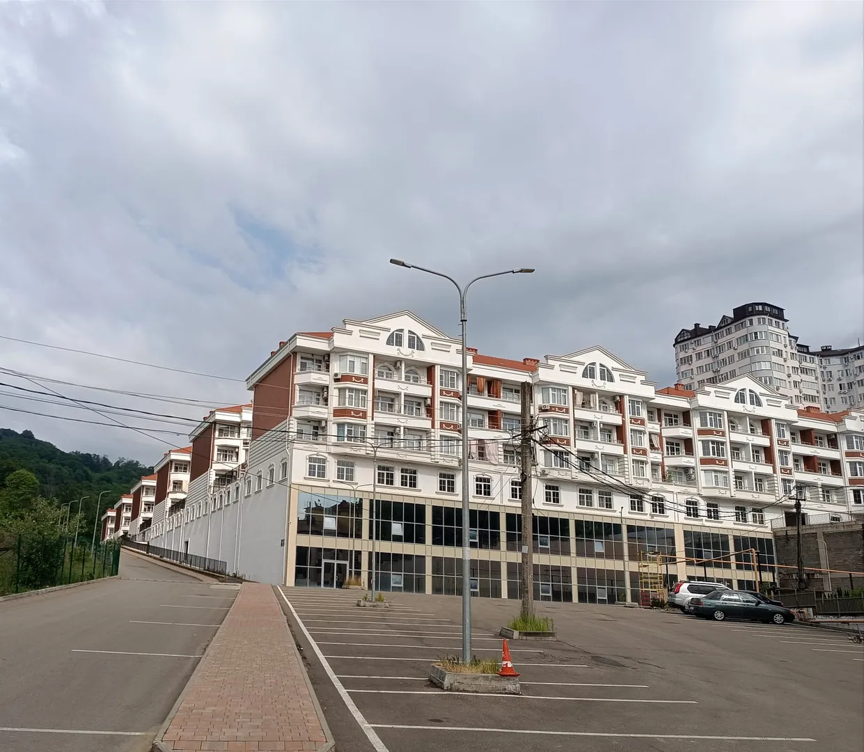 Бесплатная охраняемая парковка