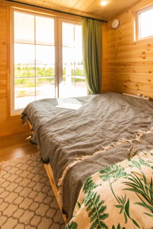 Уютный дом в лесу