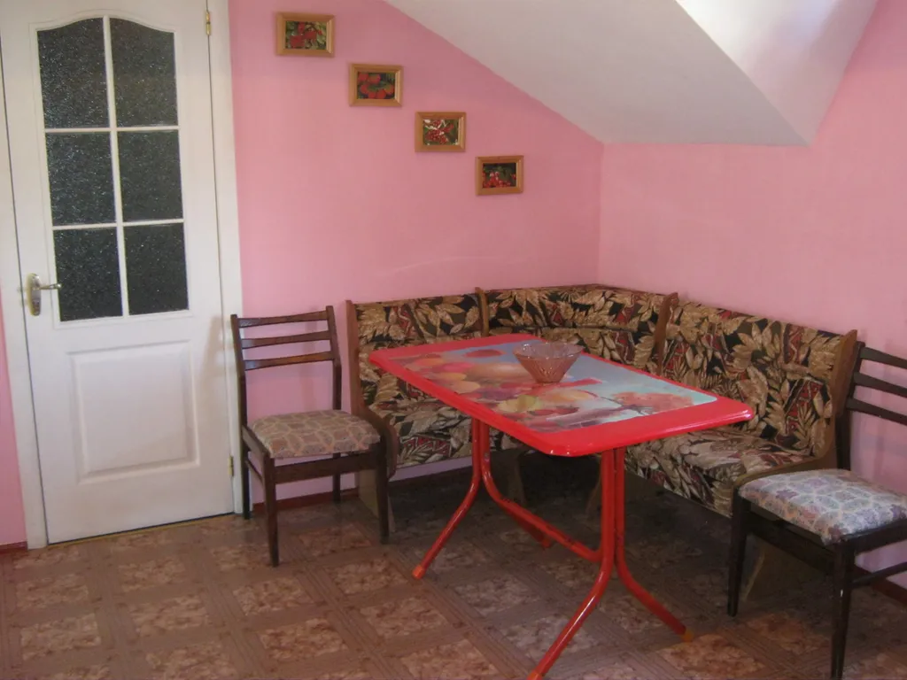 Квартира Квартира в частном доме с отдельным входом и балконом в центре — Евпатория