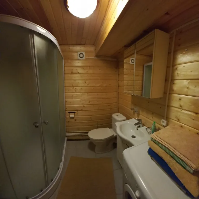 Уютный комфортабельный коттедж в живописном месте посреди озер и лесов