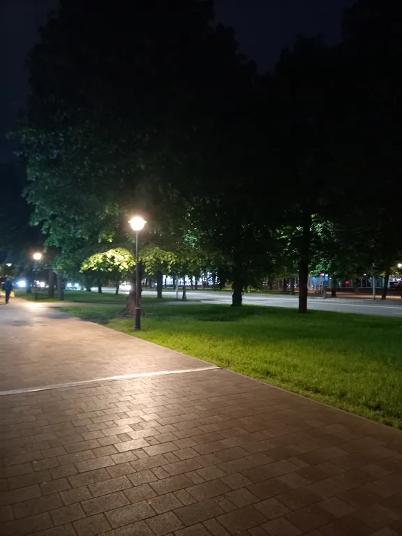 Бюджетная квартира в центре города, рядом с  парком .