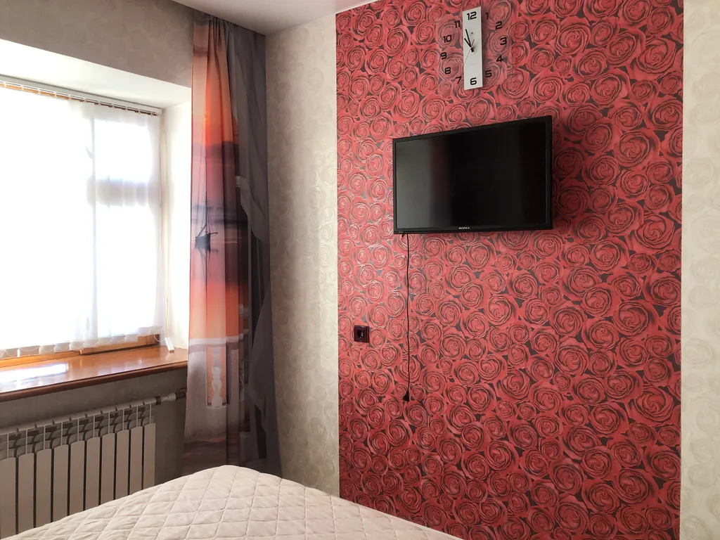 Уютная двушка в хорошем доме возле ЦУМа, рядом с Новогодней Елкой