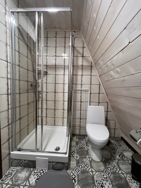 Коттедж Ёлки  Уютный домик шалаш в лесу — Архыз