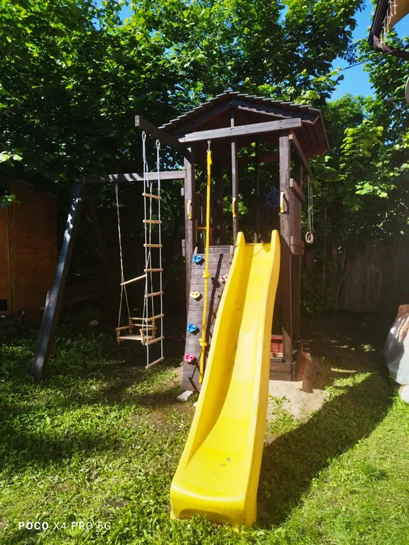 Романтик у реки