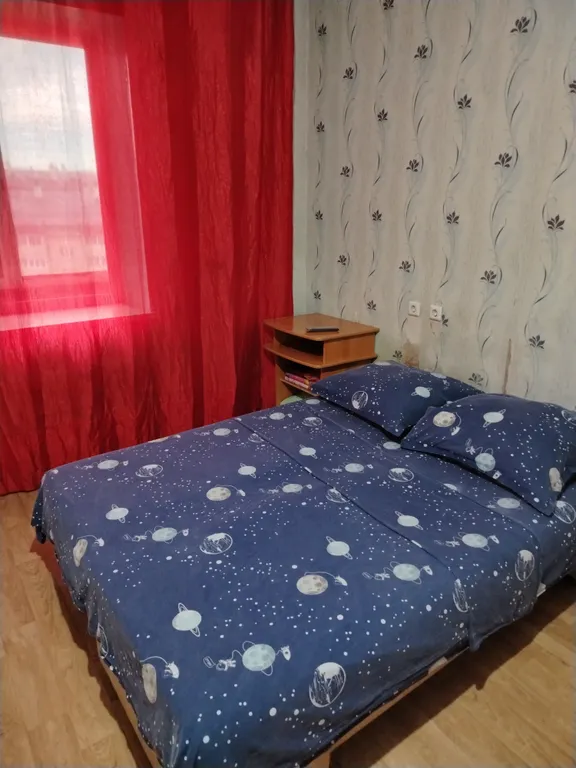 Квартира Хорошая студия с балконом — аренда посуточно в Абакан