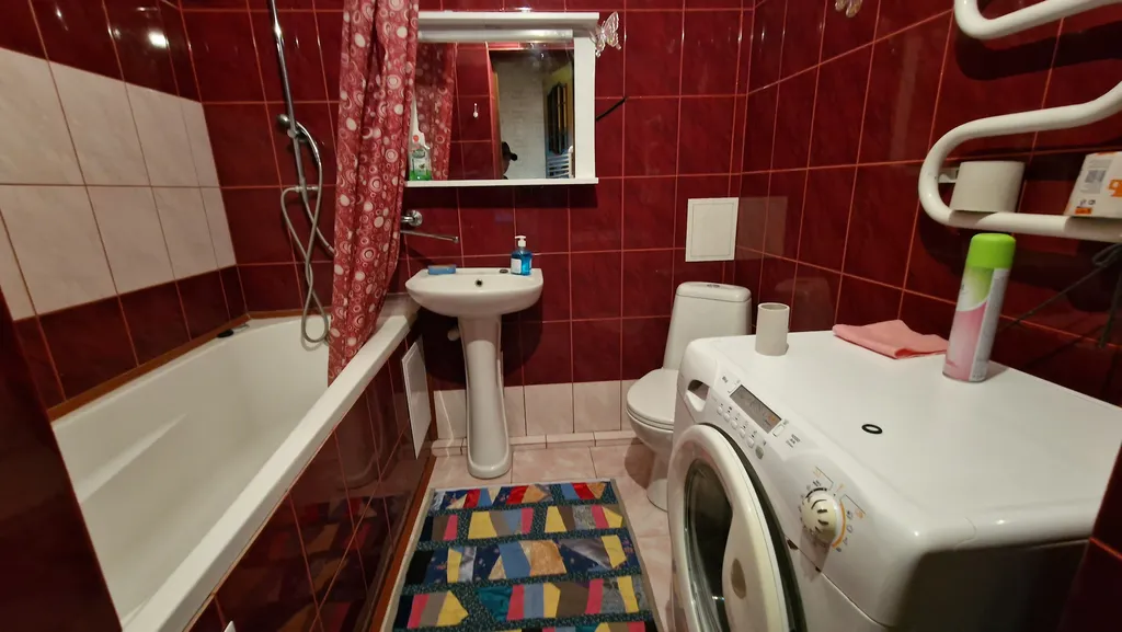 Уютная, проветривая нс моря квартира в 7 минутах пешком от моря