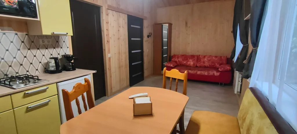 Дом у скалы