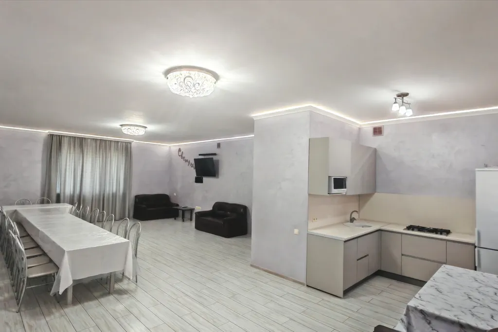 Аренда коттеджа для отдыха с теплым бассейном, сауной, бильярдом