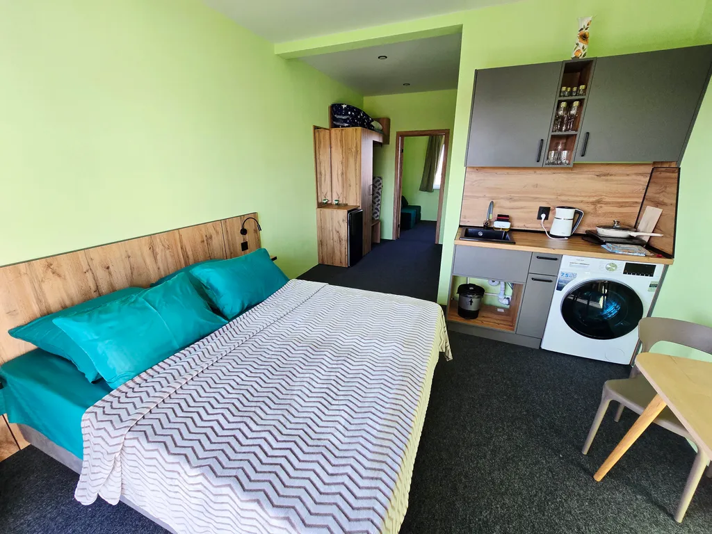 Квартира Двухкомнатный номер с видом на море — аренда посуточно в Оленевка