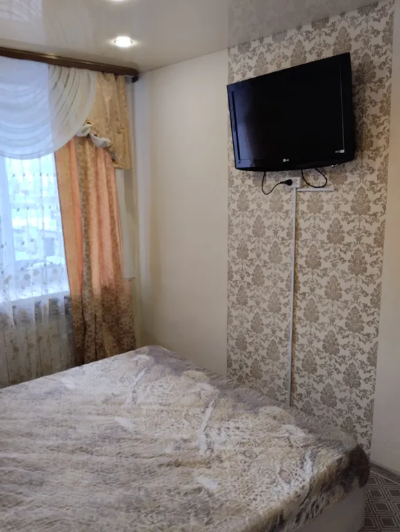 Квартира, в самом центре посёлка, рядом с горой, тёплая, чистая