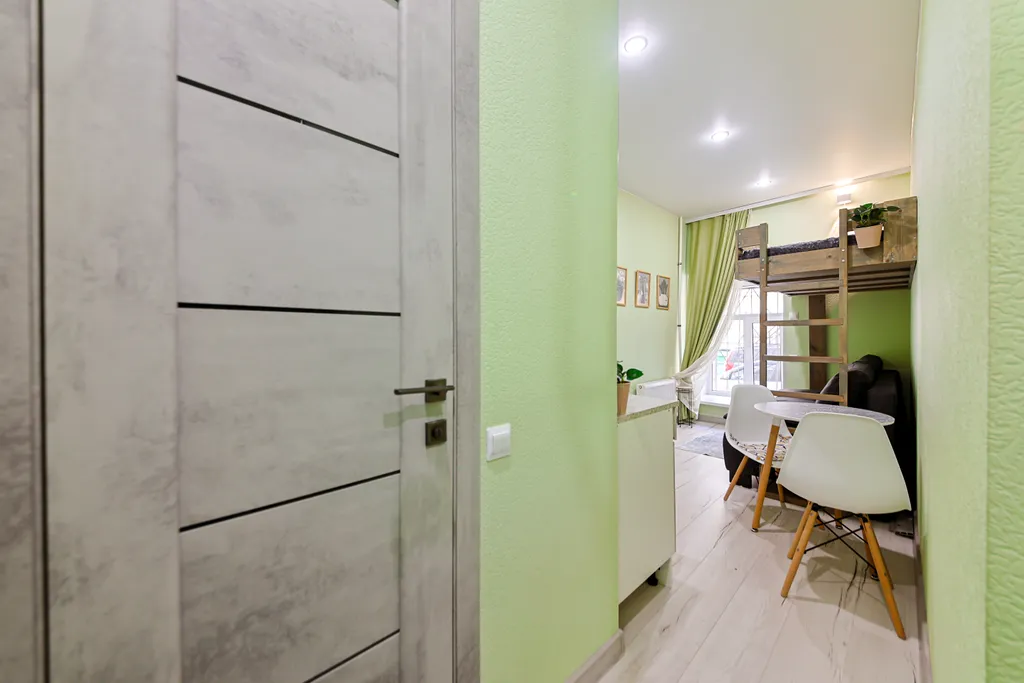 Уютная студия с парковкой в центре